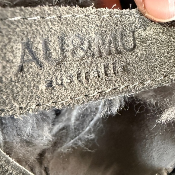 AU&MU Australia Classic Retro Suede Sheepskin snow boot 9 Gray/off-white sole - Picture 6 of 11